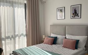 Sunny City Center Apartment