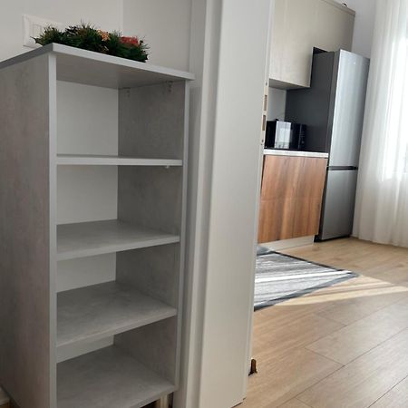 Sunny City Center Apartment Lezhë Esterno foto